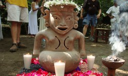 Catemaco Nanciyaga Statue