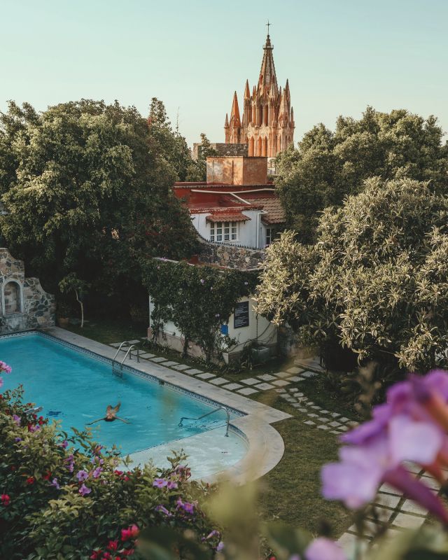 What we absolutely love about @belmondcasadesierranevada besides being in the magical San Miguel de Allende, is how it makes luxury feel so effortless in this charming, old-world setting. 😍

The food is amazing, the amenities are cool, and the art workshops are a blast. Plus, those cobblestone streets are the cherry on top! ✨ Oh, and did we mention we’ve got some awesome special offers if you book now? Don’t miss out!

#mexico #mexicotravel #sanmiguel #sma #travel #luxurytravel #belmond