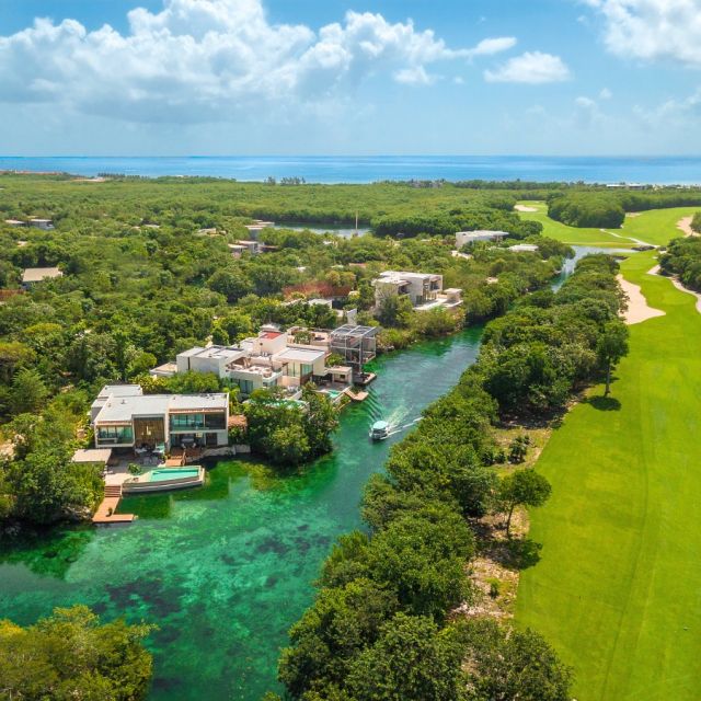 @rwmayakoba is living its best life, right in the sweet spot between shimmering lagoons, jungle vibes, and gorgeous white sand beaches. Seriously, you can’t take a bad picture here—every view is a winner! 😎

And guess what? The fun doesn’t stop there! With seven restaurants and bars serving up delicious Mexican cuisine, swimming pools, and a kids’ club, it’s no wonder travelers can’t get enough!

#mexico #mexicotravel #travel #luxurytravel #mayakoba #rosewood