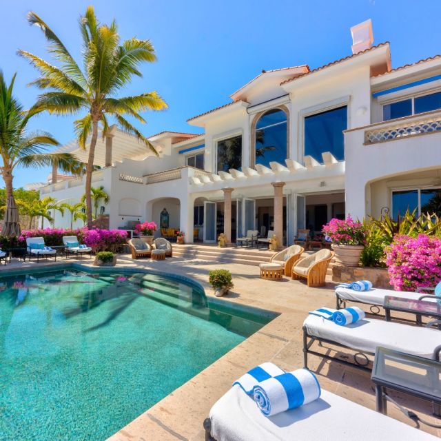 Say hello to the beachfront escape you didn’t know you needed this holiday season. Nestled in the exclusive Villa del Mar community in Los Cabos, this Villa 481 is all about coastal luxury. 🐚

Bonus: during the winter months, you might just catch humpbacks putting on a spectacular show right from your terrace. 🐋✨ Now that’s holiday magic! #VillasbyJourneyMexico 

#mexico #mexicotravel #loscabos #luxuryvillas #travel #luxurytravel