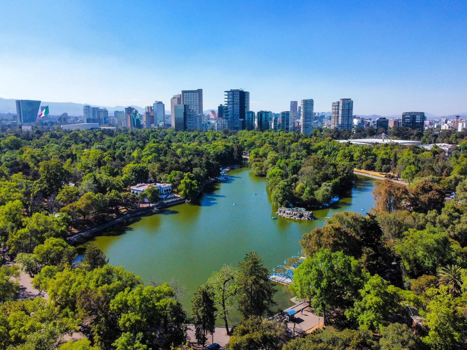 06mexicocitychapultepeclake