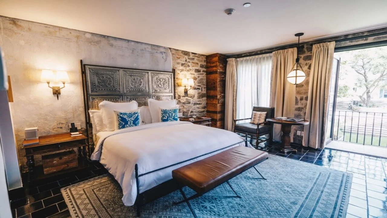 GAL-04-azultalaverahoteldeluxeking