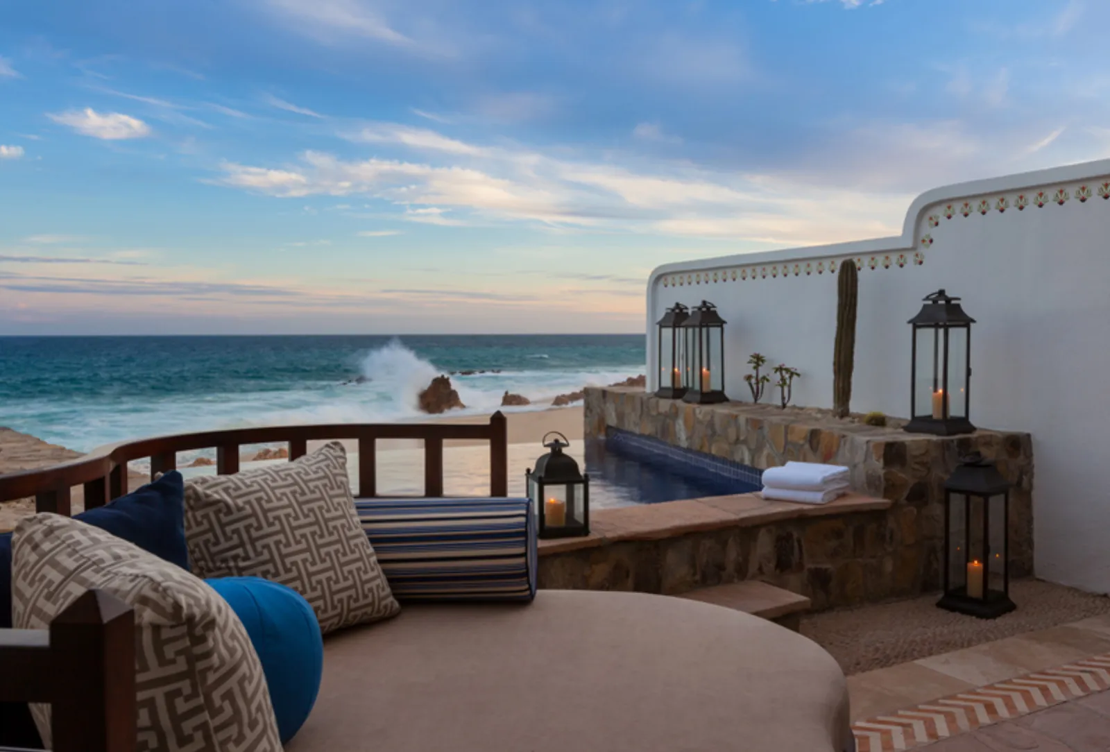 02-oneandonlypalmillaaccommodationoceanfrontpoolcasitajuniorsuitepoollr