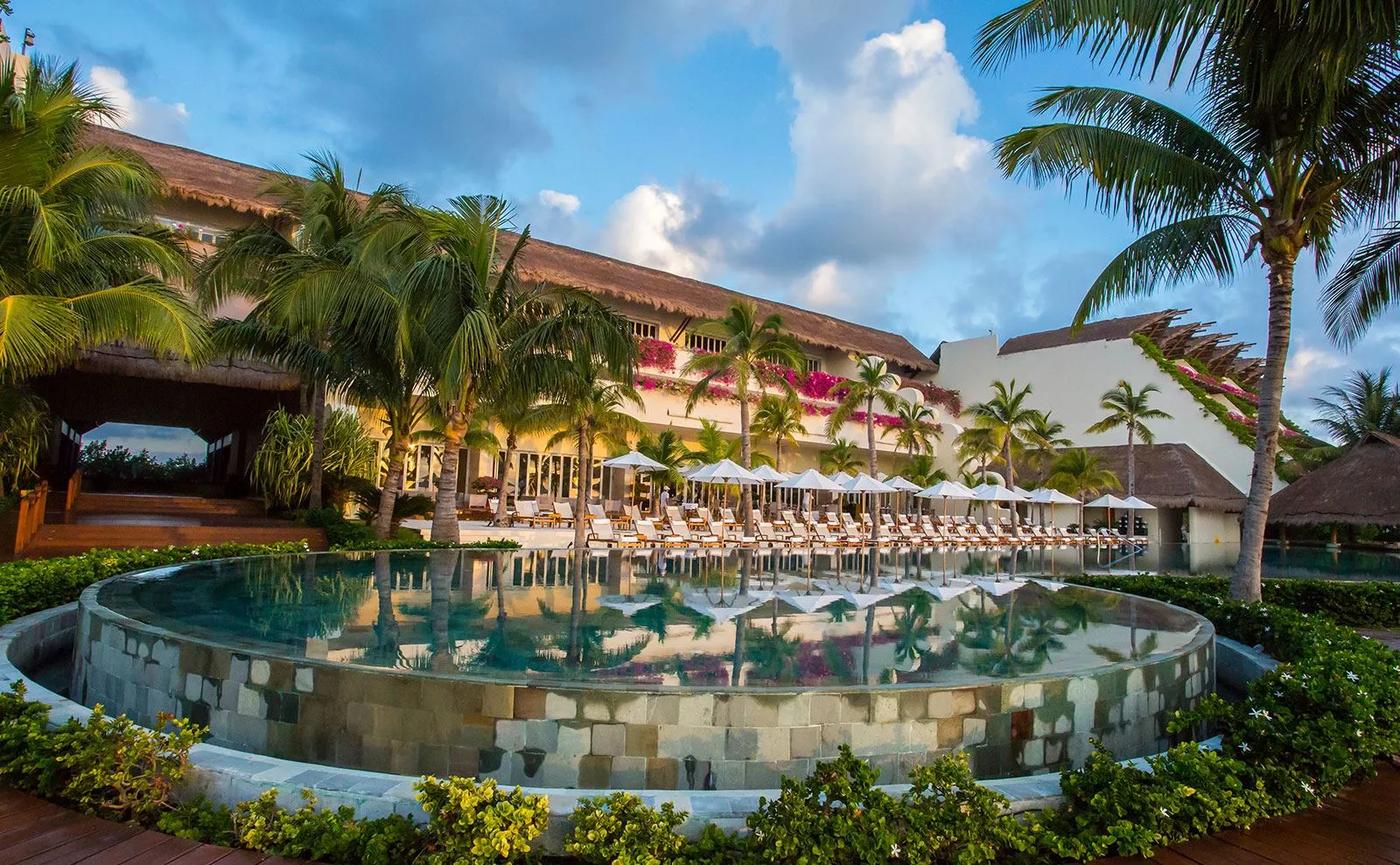 adults-only-grand-class-ambiance-at-grand-velas-riviera-maya02