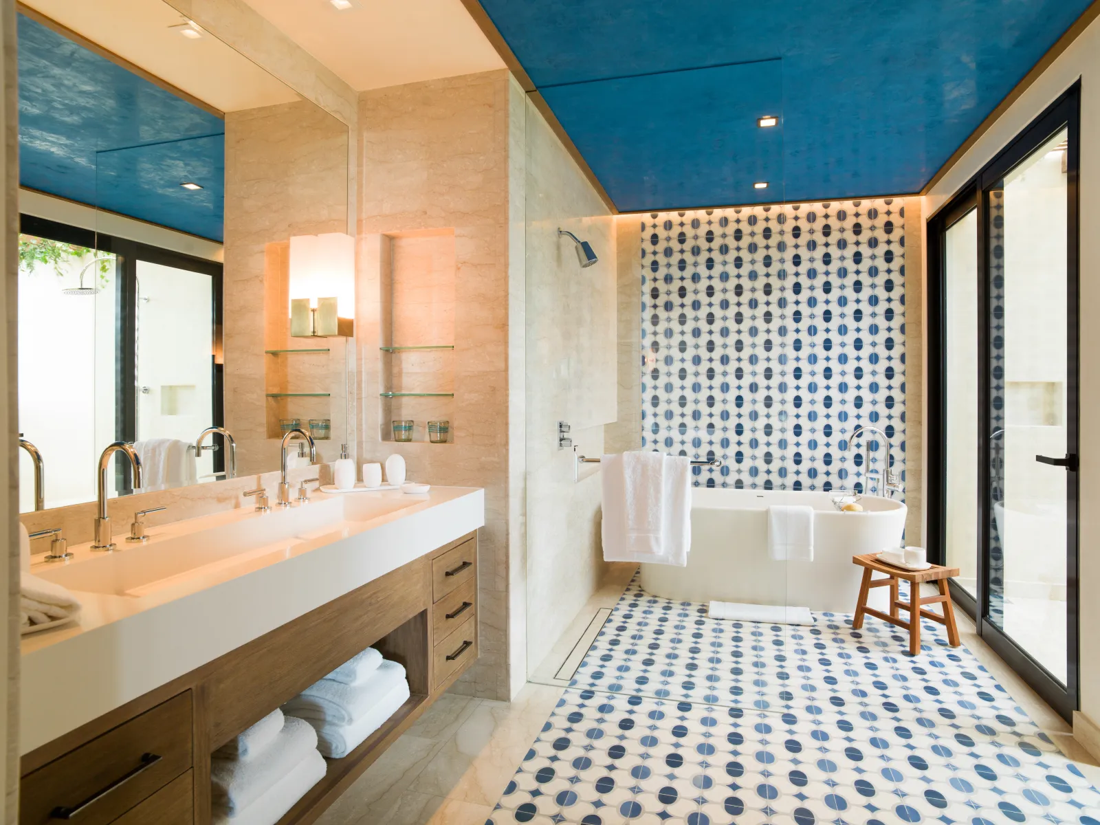 g02-cbraccommodationbathroomguestroom2016001
