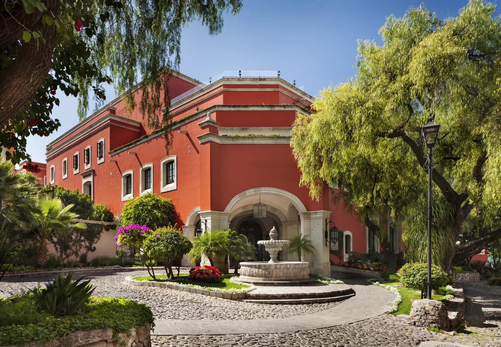 rosewood-san-miguel-allendehotelentrance